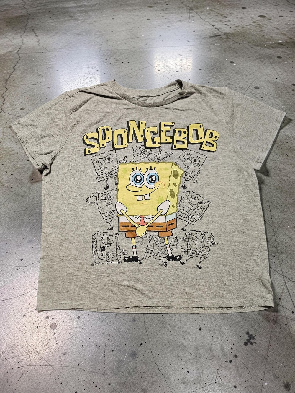 SPONGEBOB SQUAREPANTS Gray Tee with Yellow SpongeBob Graphic.Size XXL.